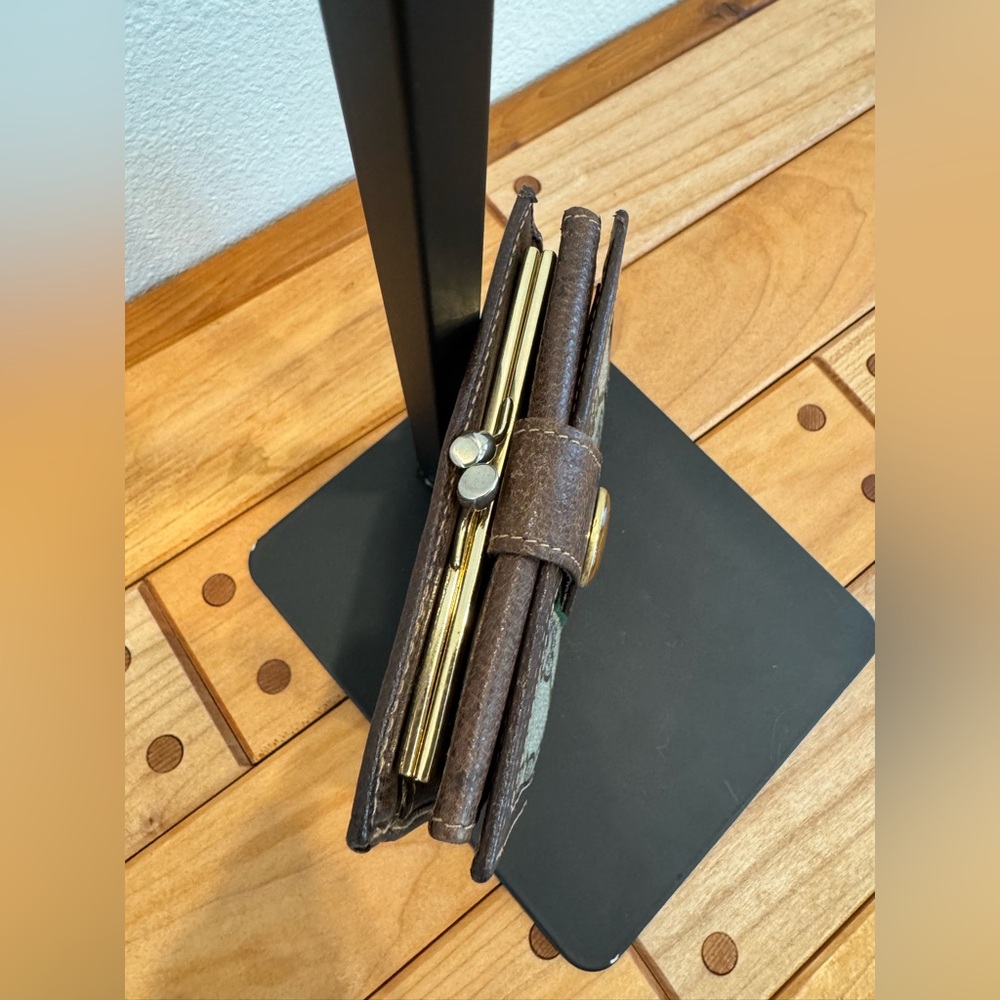 Gucci Vintage GG Supreme Sherry Line Bi-Fold Wallet with Kisslock Closure - Picture 2 of 9